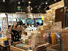 -猫的天空之城概念书店(杭州南宋御街店)