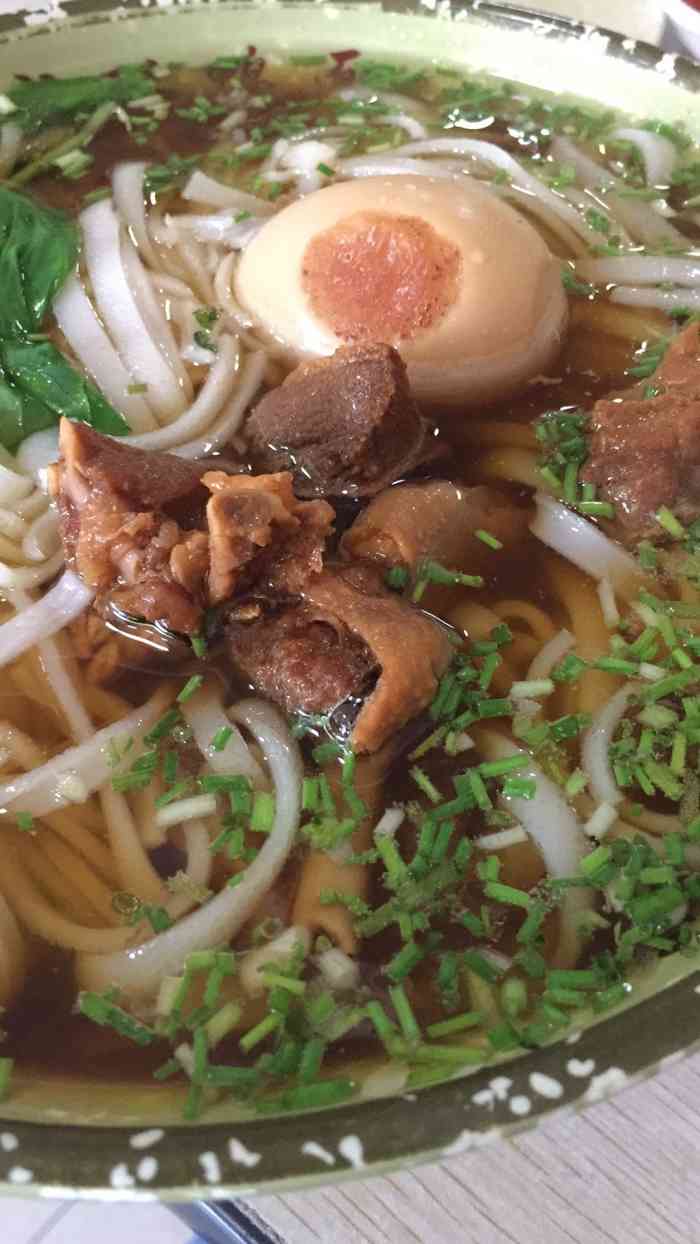 朋友说这是他学生时期的回忆当时他的同学来吃也很多酥鸭面远近闻名