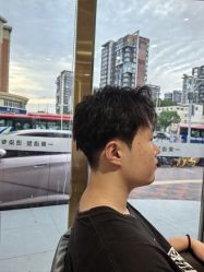 -一東造型烫发染发