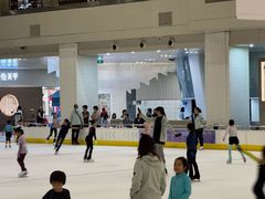 -冰纷万象滑冰场(深圳万象城店)