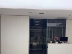 -卡罗酒店(东门晒布地铁站店)