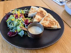 胡同菠菜芝士鸭肉饼-自如ZSPACE四合院艺术餐厅