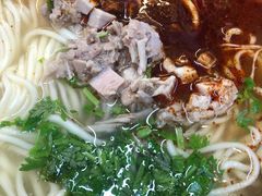 -亮亮面馆(经六路店)