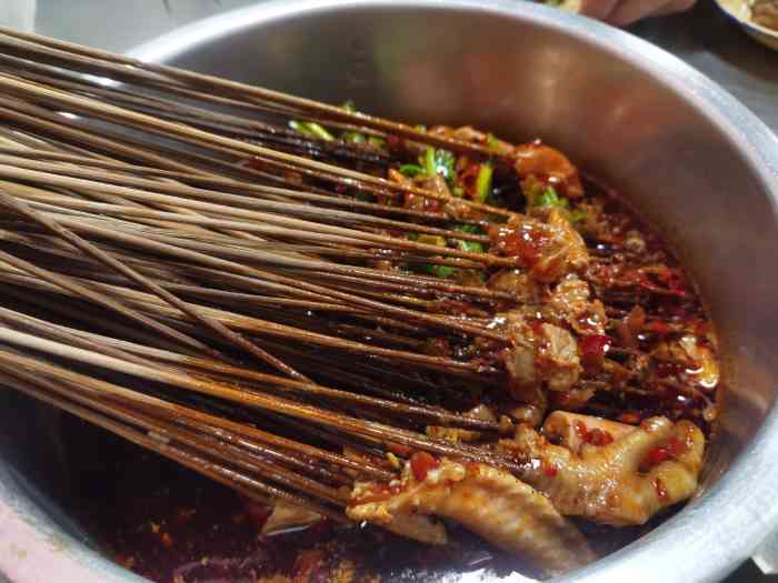 陈小岭串串-"这家店就开在家楼下,经常路过他家门口,晚.