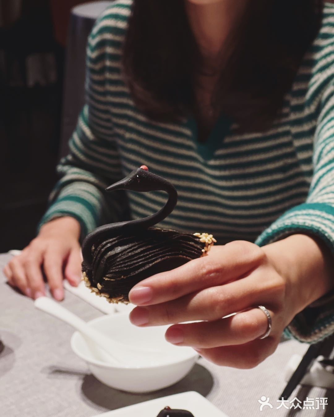 京城最美的天鹅酥！亮马河畔高端宴请首选地