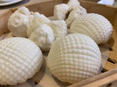 叉烧流沙双拼-彩蝶谷美食廊·粤式经典南番顺·铁板烧烤泰风味(广州长隆酒店)