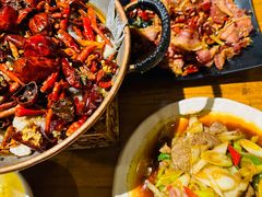 -隔壁老王·家常云南菜(花巷店)