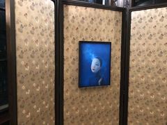 -Nathalie Djurberg与Hans Berg“牛皮纸包裹的月亮”-Prada荣宅当季展览
