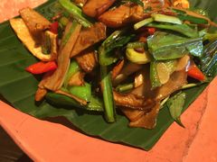 包烧野生牛肝菌-云海肴·汽锅鸡·云南菜(天山百盛优客店)