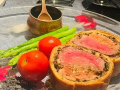 惠灵顿牛排-弦月窗LUNETTE BY AMANDA(复兴路店)