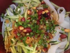 -爆炸头阿姨小四川正宗川味小吃(无任何分店)