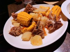 番茄玉米煲龙骨-汤城小厨•粤菜•靓汤(苏州街店)