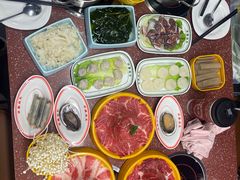 -四囍码头海鲜烧烤自助火锅(外滩南京东路悦荟广场店)