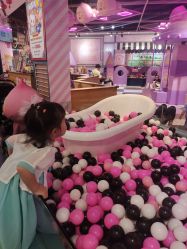 -卡通尼乐园(绿地缤纷城店)