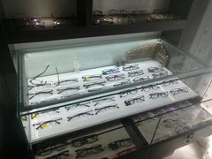 -视野联行眼镜蔡司·依视路官方授权店(顺城店)