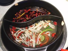 鸳鸯锅-钢管厂五区小郡肝串串香(南山店)