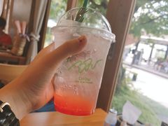 -Chom Cafe and Restaurant