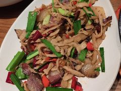 -云海肴·汽锅鸡·云南菜(天山百盛优客店)