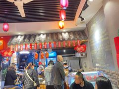 -爆炸头阿姨小四川正宗川味小吃(无任何分店)