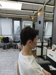 -藤野造型烫发染发