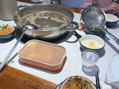 高钙牛骨原汤-乡土黄·鲜牛肉火锅·小龙虾(兴业街店)