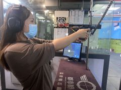 -都市枪神实弹射击俱乐部