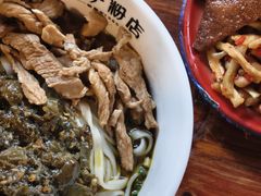 肉丝干拌粉+擂辣椒皮蛋-矮子粉店1985·长沙米粉(湘春路店)