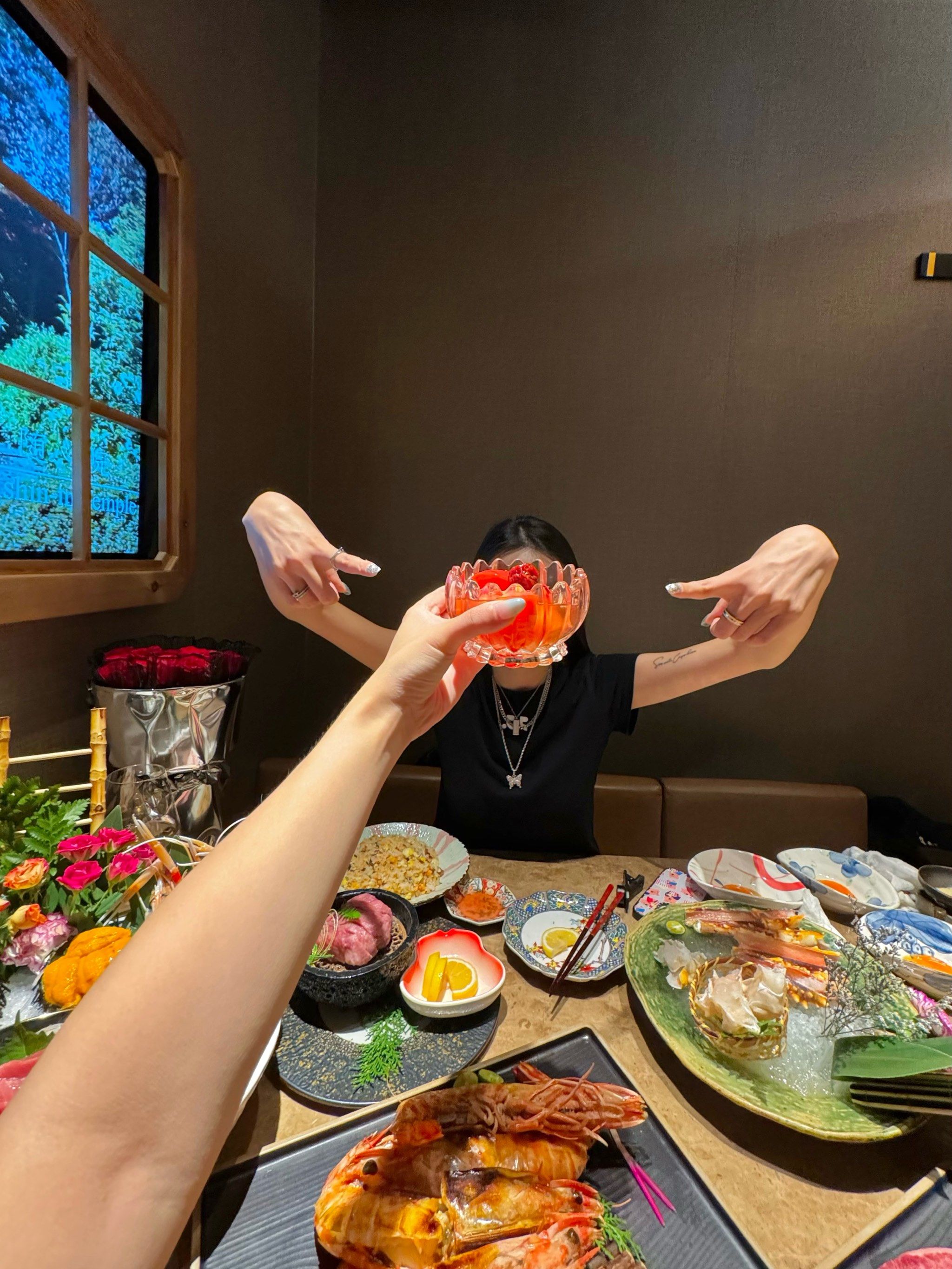 存一些下次见面吃饭拍照姿势📸