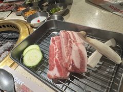 -蚂蚁洞·烤肉大营地(上海静安大悦城店)