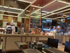-大中华希尔顿酒店-念自助餐·嗨啤·小龙虾