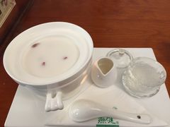 -燕庭·纯燕窝·甜品下午茶(南京西路店)