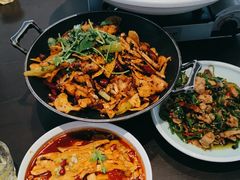 -川流不息·地道川菜·小龙虾(松东路店)