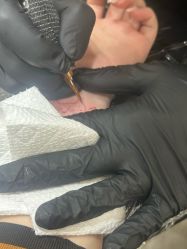 -龙之吻专业刺青·手工耳洞·纹身去色