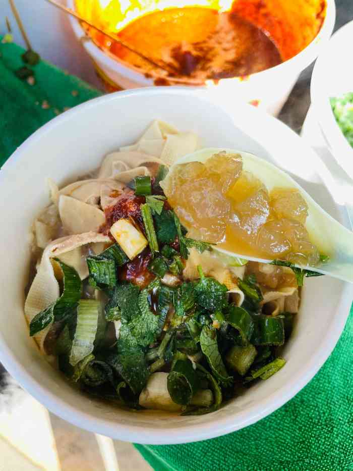 孟哥焖子(香洲店)-"焖子是大连的特色小吃,虽说孟哥挺有名,但.