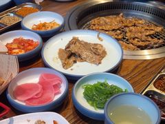 -明洞阿姨·韩式酱蟹烤肉·创意料理(三元桥店)