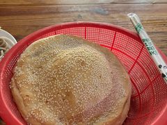 隔壁家的饼饼-三中高皇羊肉馆