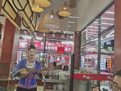 -刘姐啤酒鱼民族演艺餐厅(西街总店)