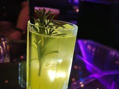 -OZONE 顶楼酒吧(香港丽思卡尔顿酒店)
