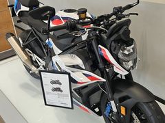 -北京京宝行宝马4S店(闵庄路店)