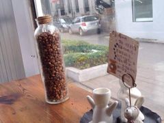 靠窗位-灯塔咖啡馆BOOK·Coffee Shop