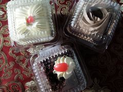 -红宝石·鲜奶小方·海派西点房(莘庄龙之梦店)