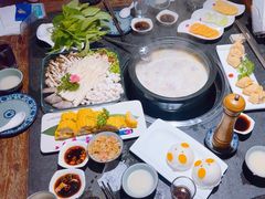 -大匠工房古船木艺术餐厅·猪肚鸡专门店(长白仙岛店)