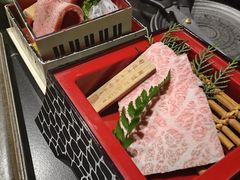 -山川小町·极番烧肉(新地假日广场店)