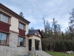 -喀纳斯鸿福生态度假酒店