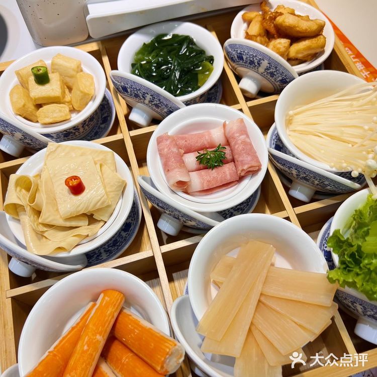 排队🤴扶摇树下终于开到经四路万达啦~