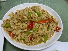 尖椒炒豆皮-国庆烧麦馆