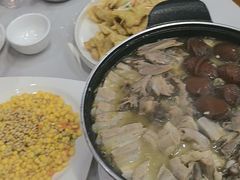 -一口猪海鲜浑锅·东北家常菜