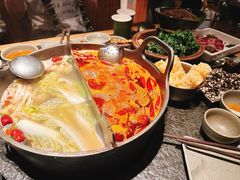 -三出山火锅(南京万象天地店)