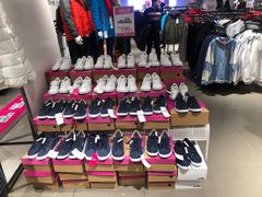 -唯品会(北京国瑞城店)