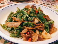 辣椒炒肉-酒肆浅葱•烧烤•龙虾•排档(卓悦intown店)